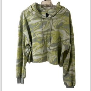 NWT. WILD FABLE cropped hoodie